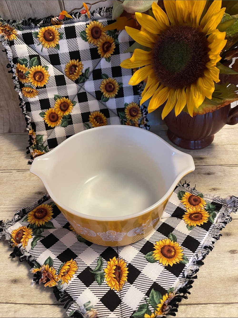 Rag Quilted Sunflower/Black Hot Pad/Potholders Set of 2